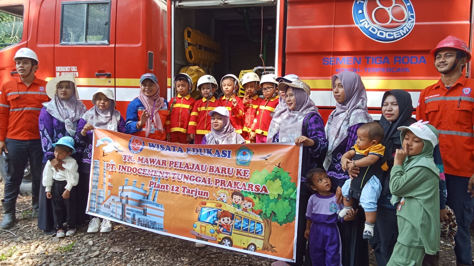 Pabrik PT.Indocement Tunggal Prakarsa Plant 12 Tarjun memberikan kesempatan kepada dunia Pendidikan untuk mengunjungi pabrik dan memberikan edukasi kepada anak-anak Sekolah, Rabu (29/10/2024).