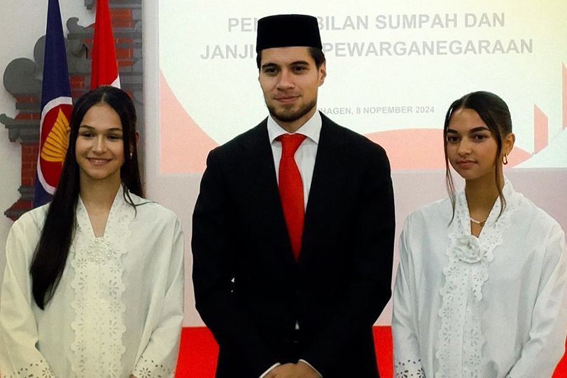 Noa Leatomu, Kevin Diks, dan Estella Loupatty menjalani sumpah WNI. Foto: PSSI