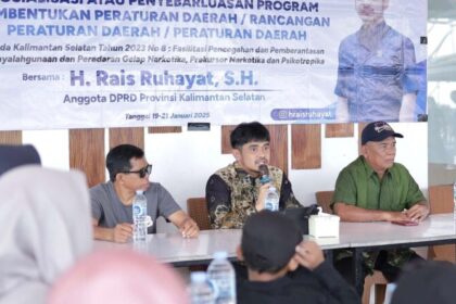 Ketua Komisi I Dewan Perwakilan Rakyat Daerah (DPRD) Provinsi Kalimantan Selatan (Kalsel), H Rais Ruhayat, melaksanakan Sosialisasi Peraturan Daerah (Perda) Nomor 8 Tahun 2023 tentang Fasilitasi Pencegahan dan Pemberantasan Penyalahgunaan serta Peredaran Gelap Narkotika, Prekursor Narkotika, dan Psikotropika, Senin (21/1/2025) siang. Foto: DPRD Kalsel