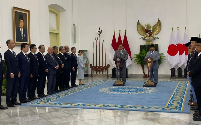 Presiden Prabowo Subianto dan Perdana Menteri (PM) Jepang Ishiba saat melakukan keterangan pers bersama di Istana Bogor, Sabtu (11/1/2025). Foto: Bisnis.com