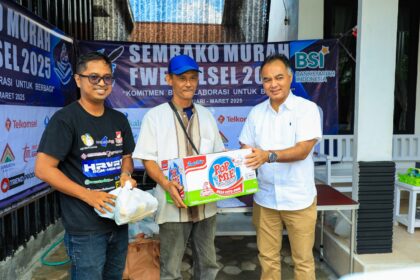 FWE Kalsel Bersama BSI Gelar Sembako Murah di Sungai Andai. Foto: Dok. FWE Kalsel