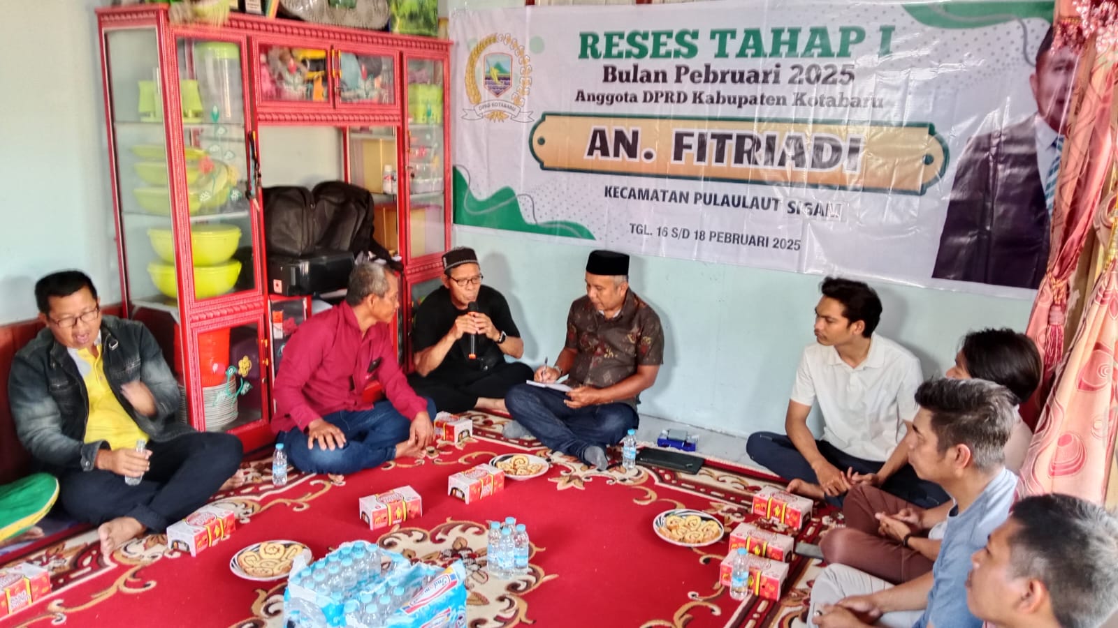 Anggota DPRD kotabaru dari fraksi PKB, H Fitradi bersama warga Rt 11 melaksanakan reses tahap pertama di desa baharu utara kotabaru. Foto: ahd/siberdbn.com