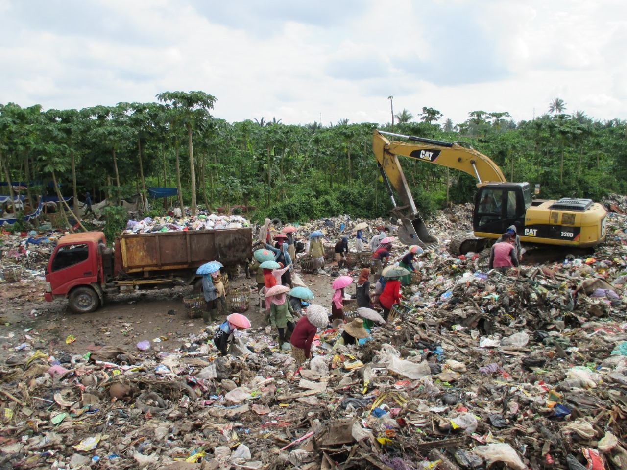 UPTD TPAS Basirih Jl Gubernur Subardjo ditutup oleh Kementerian LHK RI Foto: Dinas Lingkungan Hidup Kota Banjarmasin