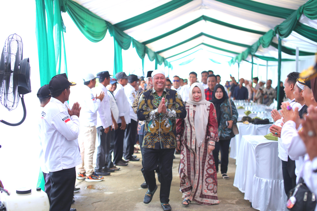 Bupati Batola Terpilih H Bahrul Ilmi didampingi Ketua TP PKK Batola, Hj Nurhayati. Foto: TeladanKalimantan