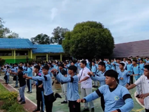SMAN 1 Pengaron Kabupaten Banjar Dukung Kebiasaan Senam Anak Indonesia Hebat. Foto: Dok. SMAN 1 Pengaron Kabupaten Banjar