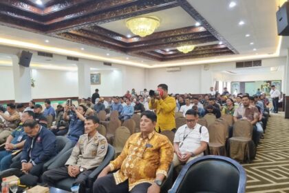 Waka Polsek KPL, AKP Arfus Husain hadiri Rapat Anggota Tahunan (RAT) Koperasi Tenaga Kerja Bongkar Muat (TKBM) Samudera Nusantara Banjarmasin ke-34 tahun 2024 di HBI Banjarmasin, Kamis (12/2/2025). Foto: Humas Polsek KPL Banjarmasin 5W1H