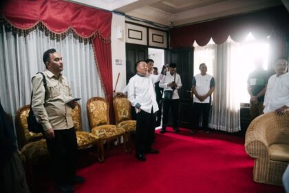 Gubernur Provinsi Kalimantan Selatan (Kalsel), H Muhidin meninjau kediaman rumah dinas bersama jajaran Pimpinan SKPD Provinsi Kalsel di Gedung Mahligai Pancasila, Banjarmasin, Jum'at (31/1/2025). Foto: MC Kalsel