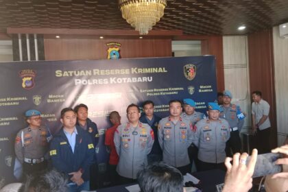 Polres Kotabaru saat menggelar konferensi pers. Foto: Ahd/siberdbn.com