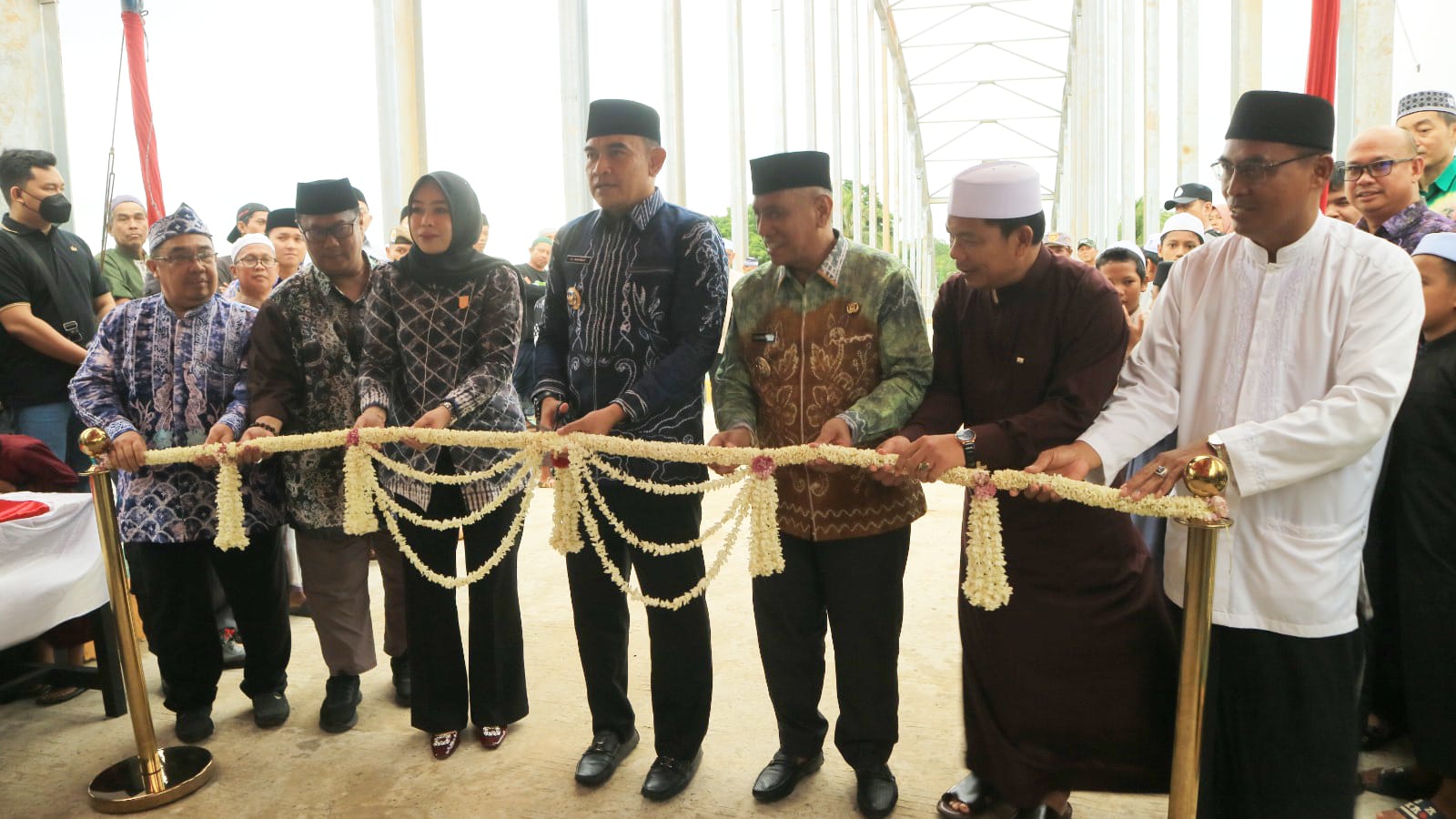 Peresmian jembatan Kualatambangan Tala. Foto:Asep/siberdbn.com