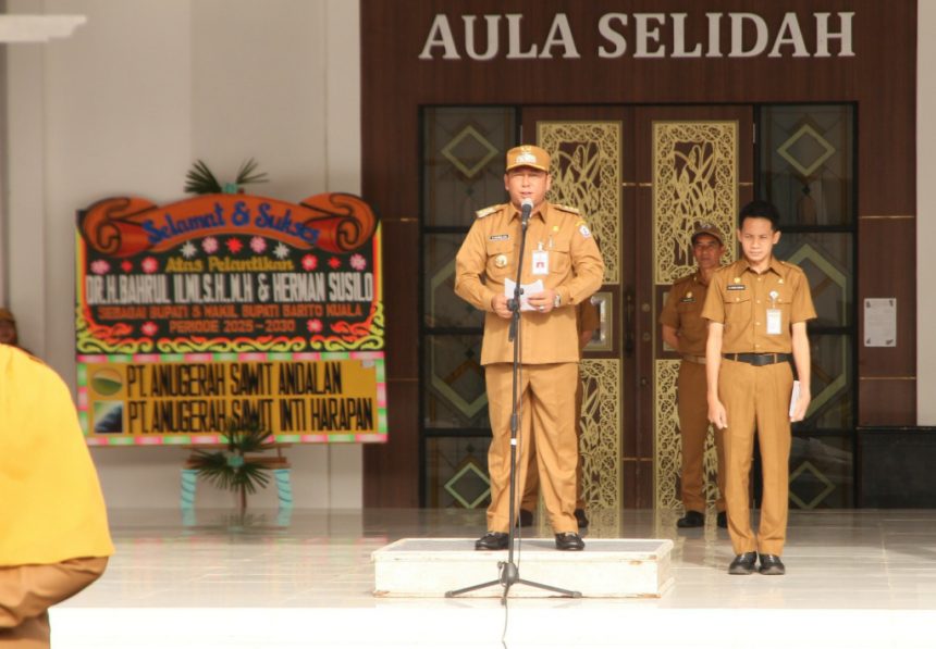 Bupati H Bahrul Ilmi Pimpin Apel Lingkup Pemkab Batola. Foto: Pemkab Batola