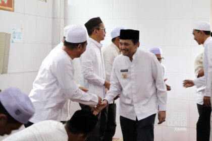 Wagub Hasnuryadi Sulaiman Lakukan Safari Ramadan 1446 H di Masjid Jami AT-Taqwa Nurul Iman. Foto: MC Kalsel