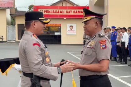 Polres Kotabaru Gelar Upacara Kenaikan Pangkat. Foto: Dok. Polres Kotabaru